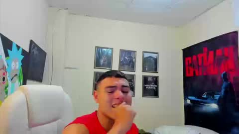 Snapshot of yker18 chatting on 09/10/25, 02:50 yker online show from 09/10/25, 02:50