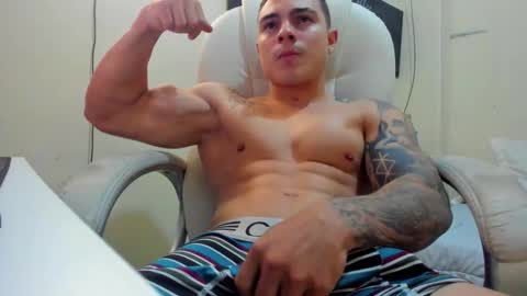 Snapshot of yker18 chatting on 09/12/25, 04:34 yker online show from 09/12/25, 04:34