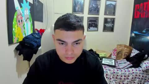 Snapshot of yker18 chatting on 09/27/25, 07:08 yker online show from 09/27/25, 07:08