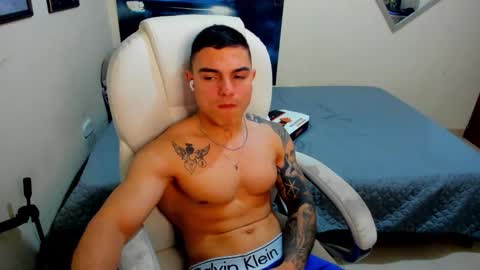 Snapshot of yker18 chatting on 10/27/25, 04:05 yker online show from 10/27/25, 04:05