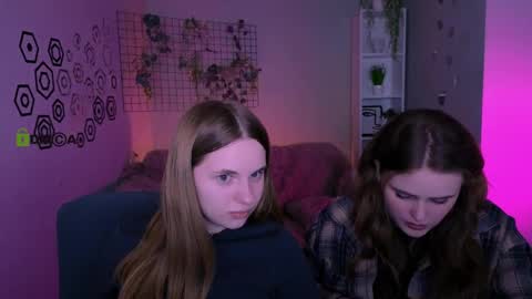 Snapshot of ylia_fress chatting on 04/08/26, 01:11 Ylia online show from 04/08/26, 01:11