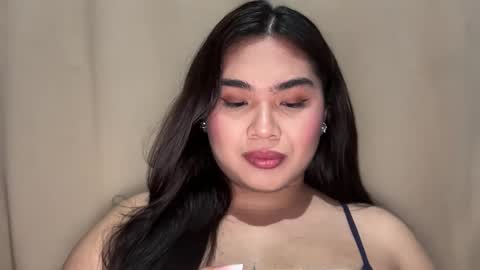 yllana love online show from 12/15/24, 06:15