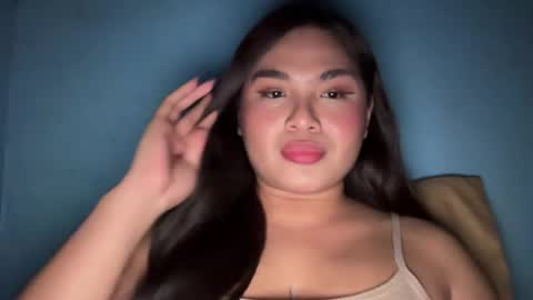 yllana love online show from 12/21/24, 10:40