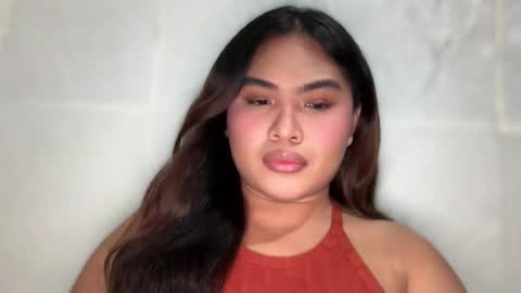 yllana love online show from 11/13/25, 09:41