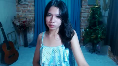 Snapshot of ymee_shane18 chatting on 01/03/25, 02:51 ymee_shane18 online show from 01/03/25, 02:51