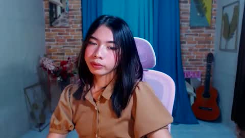 Snapshot of ymee_shane18 chatting on 01/23/25, 11:26 ymee_shane18 online show from 01/23/25, 11:26