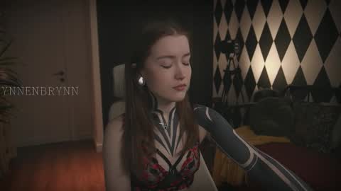 Snapshot of ynnenbrynn chatting on 02/15/25, 04:25 ynnenbrynn online show from 02/15/25, 04:25