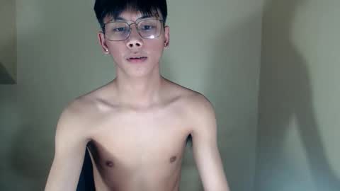 Snapshot of ynotyu chatting on 11/02/25, 04:15 ynotyu online show from 11/02/25, 04:15