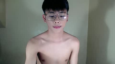 Snapshot of ynotyu chatting on 11/04/25, 12:48 ynotyu online show from 11/04/25, 12:48