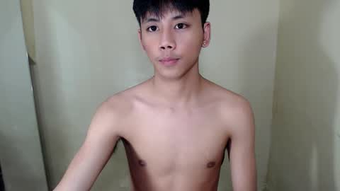 Snapshot of ynotyu chatting on 11/25/25, 03:56 ynotyu online show from 11/25/25, 03:56