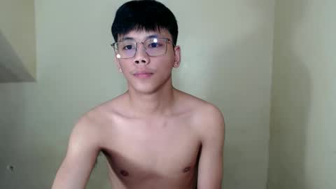 Snapshot of ynotyu chatting on 12/04/25, 06:34 ynotyu online show from 12/04/25, 06:34