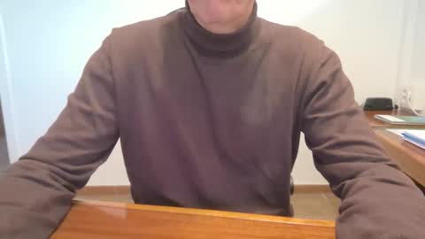 Snapshot of yo47 chatting on 12/15/25, 03:38 Yo47 online show from 12/15/25, 03:38