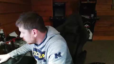 Snapshot of yobenko chatting on 12/18/25, 08:31 yobenko online show from 12/18/25, 08:31