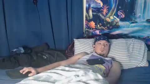 Snapshot of yobleez chatting on 11/18/25, 12:49 yobleez online show from 11/18/25, 12:49