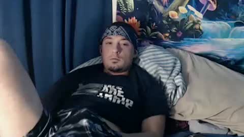 Snapshot of yobleez chatting on 11/20/25, 08:03 yobleez online show from 11/20/25, 08:03