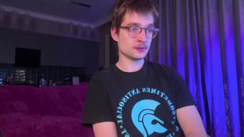 Snapshot of yoga_pizza_420 chatting on 02/11/25, 04:33 Max online show from 02/11/25, 04:33