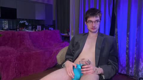 Snapshot of yoga_pizza_420 chatting on 02/14/25, 04:26 Max online show from 02/14/25, 04:26