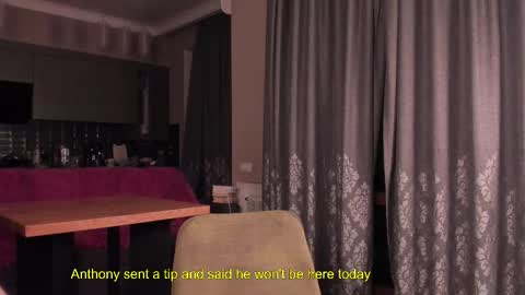 Snapshot of yoga_pizza_420 chatting on 10/19/25, 03:18 Max online show from 10/19/25, 03:18