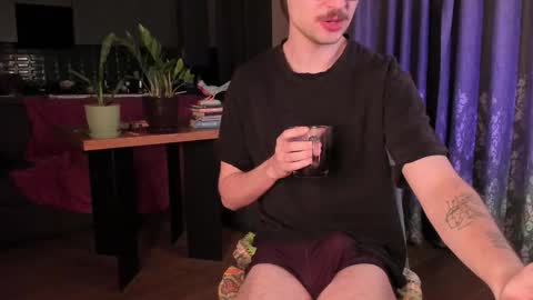 Snapshot of yoga_pizza_420 chatting on 02/12/26, 04:29 Max online show from 02/12/26, 04:29