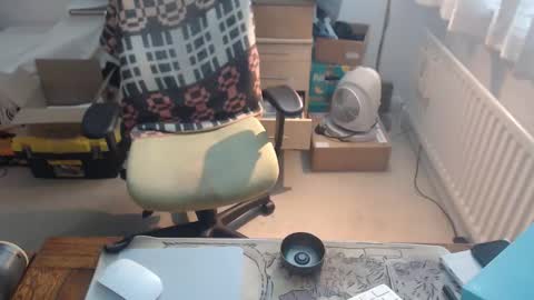 Snapshot of yogaman010173 chatting on 01/08/26, 01:02 yogaman online show from 01/08/26, 01:02