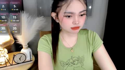 Snapshot of yogirl_abby chatting on 01/13/26, 07:30 Hi i am Abby i am Filipina Aussie youve ever wanted to meet NOT INTO CHEAP GUY online show from 01/13/26, 07:30