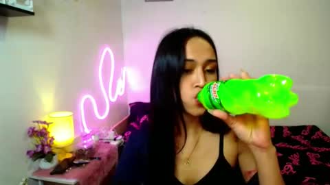 yogirl_tianaxxx online show from 12/03/25, 06:50