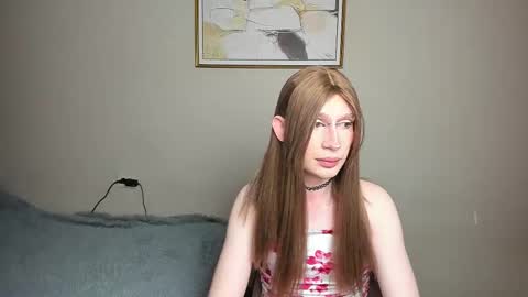 Mikaella - Mika online show from 11/26/25, 02:56