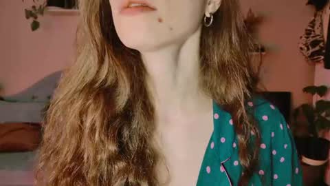 yoka_paradoxxx online show from 06/25/26, 11:59