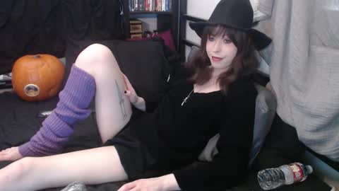 Yokai Girl online show from 10/28/25, 07:16