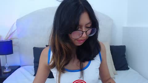 Snapshot of yommi_winx chatting on 02/02/25, 01:45 Yommi Winx online show from 02/02/25, 01:45