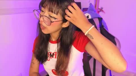 Snapshot of yommi_winx chatting on 12/05/25, 02:09 Yommi Winx online show from 12/05/25, 02:09