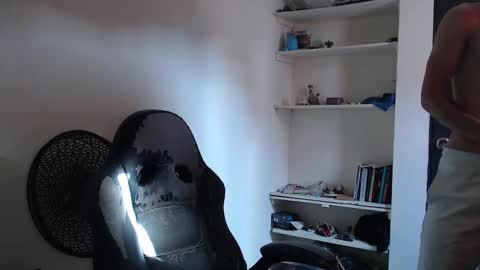 Snapshot of yong_malu67 chatting on 10/19/25, 08:31 YGN Malu online show from 10/19/25, 08:31