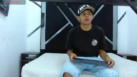 Yordi online show from 11/05/25, 01:11