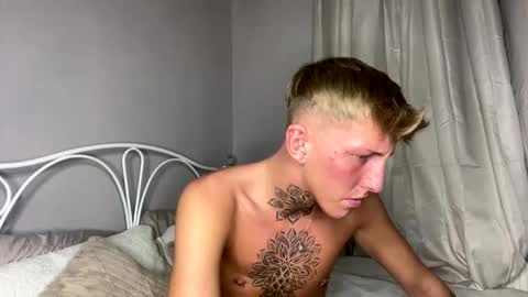 Snapshot of yorkshirelad208 chatting on 03/05/25, 11:16 Harrison online show from 03/05/25, 11:16