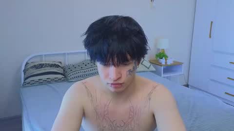 YOSHI PVT IS OPEN online show from 11/14/25, 04:44