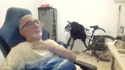 yoska281 online show from 02/17/26, 05:08