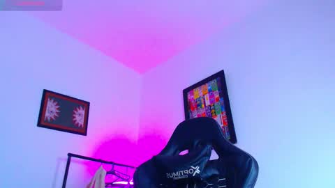 Snapshot of yosoy_enzo2020 chatting on 01/08/26, 03:20 Enzo online show from 01/08/26, 03:20