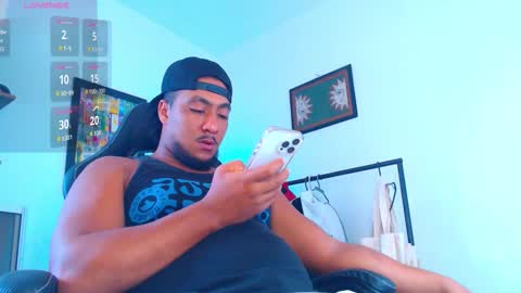 Snapshot of yosoy_enzo2020 chatting on 02/12/26, 02:01 Enzo online show from 02/12/26, 02:01