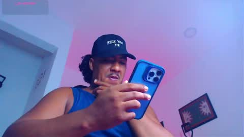Snapshot of yosoy_enzo2020 chatting on 04/28/26, 04:39 Enzo online show from 04/28/26, 04:39