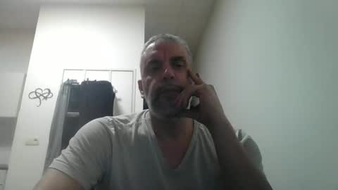 Snapshot of youdeservit chatting on 02/04/26, 03:51 CrayZio online show from 02/04/26, 03:51