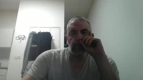 Snapshot of youdeservit chatting on 02/05/26, 04:55 CrayZio online show from 02/05/26, 04:55