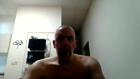 Snapshot of youdeservit chatting on 06/25/26, 07:24 CrayZio online show from 06/25/26, 07:24