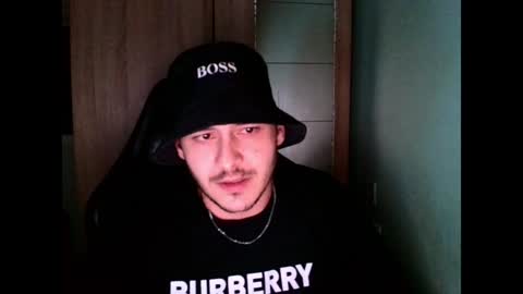 Snapshot of younromki chatting on 12/23/24, 01:18 A... online show from 12/23/24, 01:18