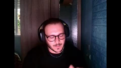 Snapshot of younromki chatting on 02/04/26, 12:11 A... online show from 02/04/26, 12:11