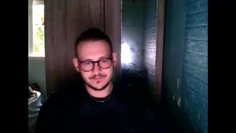 Snapshot of younromki chatting on 02/06/26, 11:24 A... online show from 02/06/26, 11:24