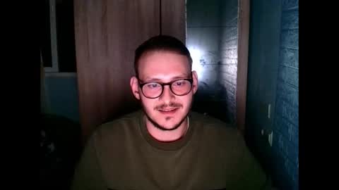 Snapshot of younromki chatting on 02/10/26, 08:24 A... online show from 02/10/26, 08:24