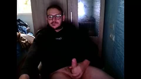 Snapshot of younromki chatting on 03/09/26, 12:31 A... online show from 03/09/26, 12:31