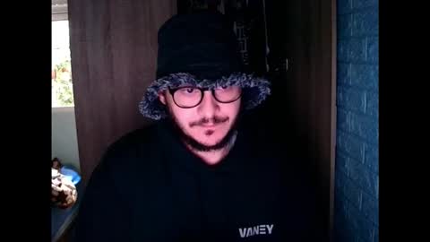 Snapshot of younromki chatting on 03/26/26, 12:00 A... online show from 03/26/26, 12:00