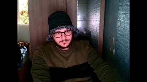 Snapshot of younromki chatting on 04/03/26, 12:14 A... online show from 04/03/26, 12:14