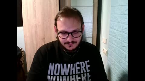 Snapshot of younromki chatting on 04/06/26, 07:04 A... online show from 04/06/26, 07:04